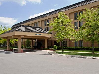 Larkspur Landing Hotel
