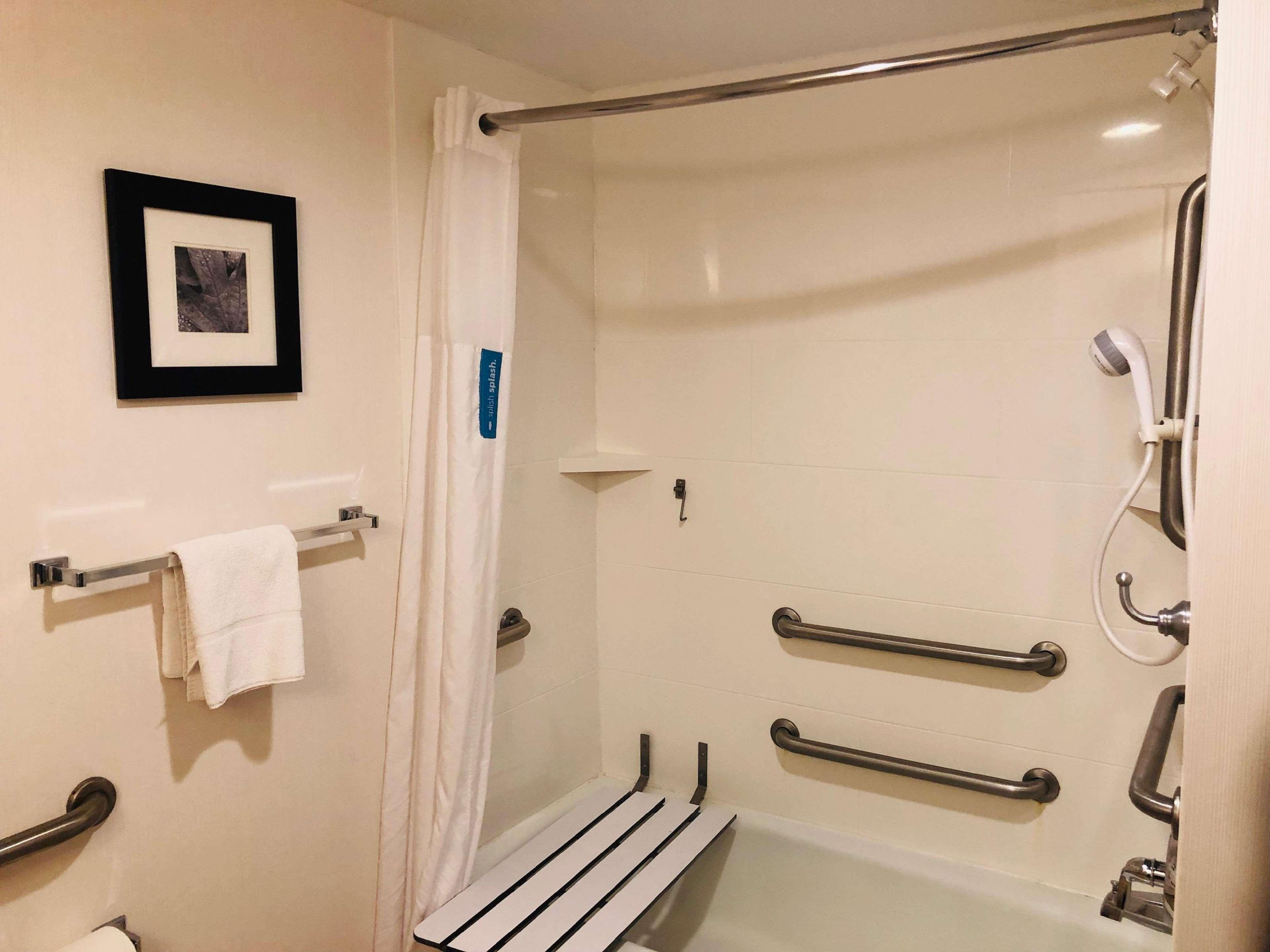 Larkspur Landing 3*